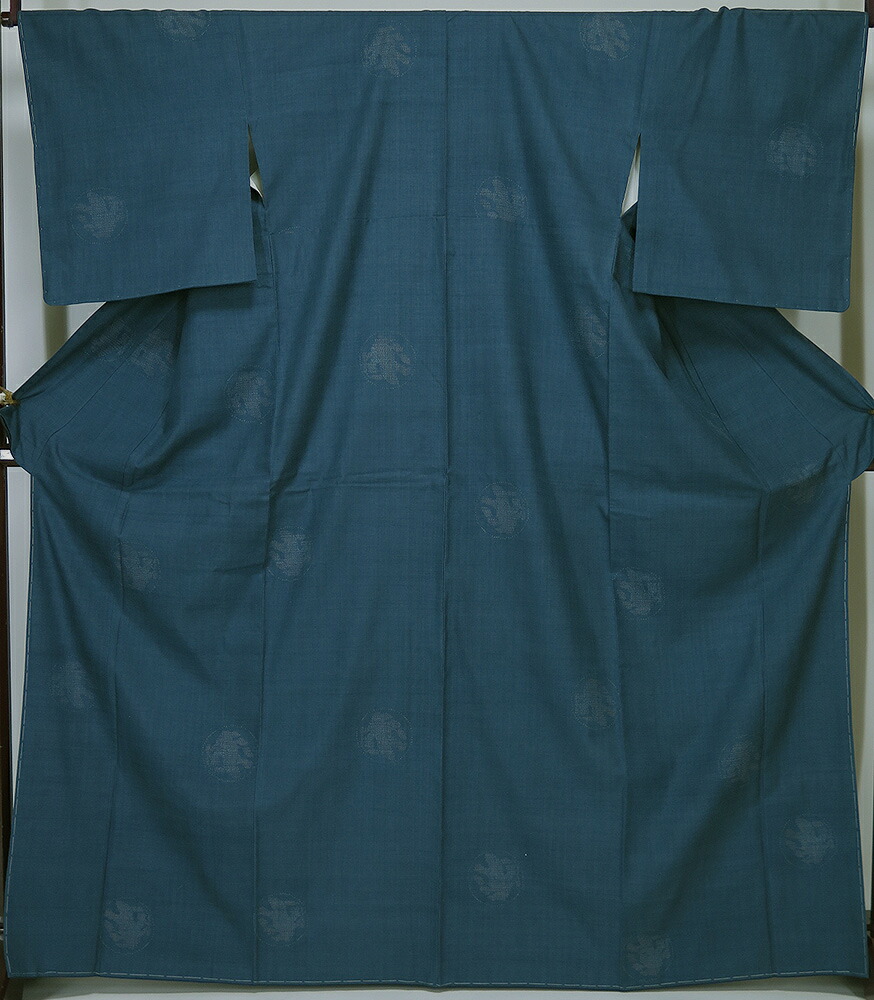 【中古】美品　重要無形文化財　本場結城紬　100亀甲　宮崎織物　証紙有り　（要在庫確認）｜きものＬｉｆｅ