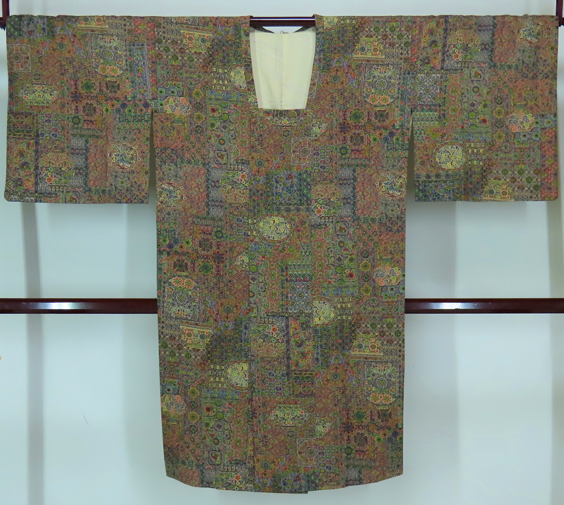 道行コート 更紗模様　ちりめん　裄68.5cm　身丈112cm　【中古】美品　k3858788-3239rym