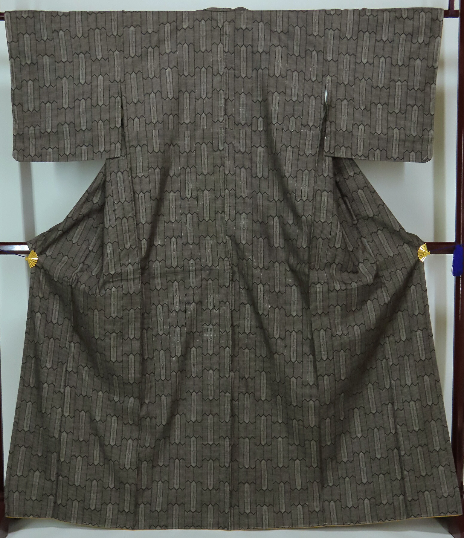 楽天市場】本場大島紬 リサイクル紬袷 大島つむぎ 経緯絣 縞柄 ／ 未着