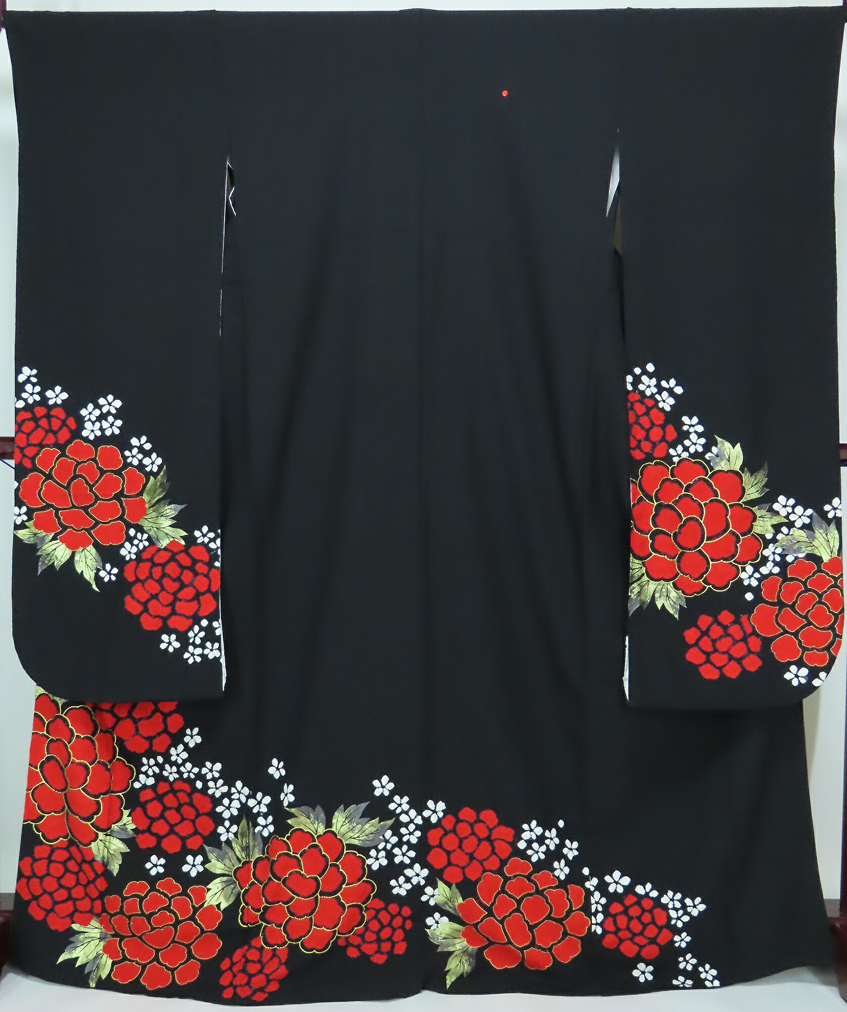 振袖 絞染め 箔加工 ちりめん 正絹 裄67cm 身丈164cm 黒 赤 成人式 【中古】k3962348-3356rym|きものLife