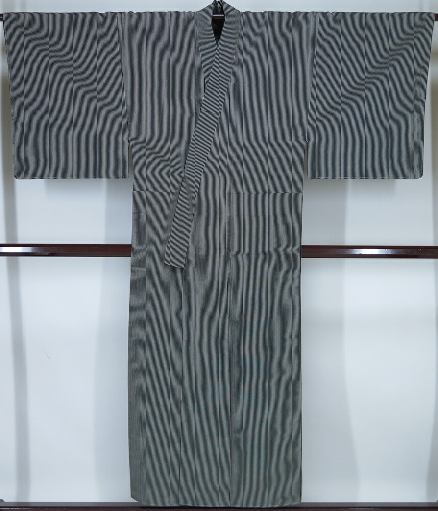 紳士着物 対応身長173cm前後 【中古】美品 塩沢 お召し 黒・グレー 縦縞