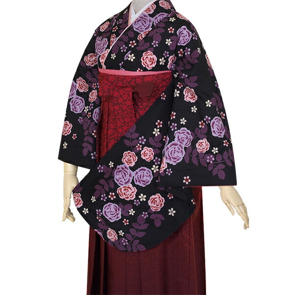 【中古品】卒業式袴セット 「二尺袖：黒　薔薇+袴：エンジ×矢絣」 貸衣装処分 レンタル処分品 二尺袖 袴 卒業式、謝恩会に 【メール便不可】ss2603hkm20
