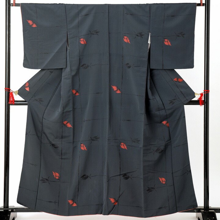 楽天市場】【中古品】仕立て上がり 袷着物「縮緬 流水文 黒