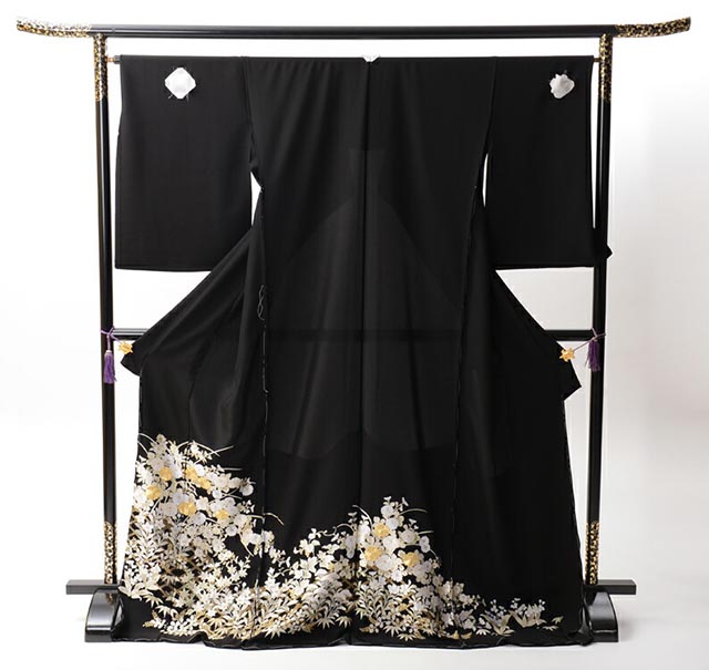 【賃貸】 黒留袖賃貸 御召しもの賃貸 留袖 フルセット 黒留袖 賃貸 御芽出度 交歓会 賃貸 母ちゃん 総刺しゅう 山口芸術 親族グループ 失しゃあがる者 おすすめ 貸御召しもの 正絹  姉妹 伯母さま 伯母さま  ML大いさ品番：t-25-612 50代 60代