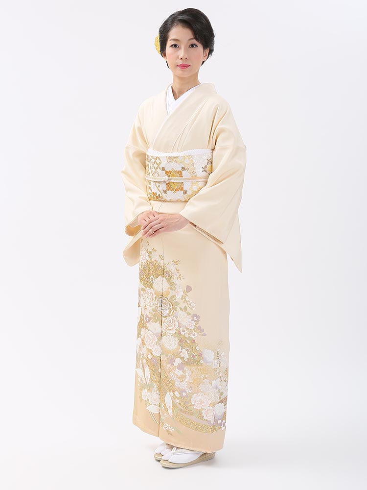 【レンタル】 色留袖レンタル 着物レンタル 留袖　桂由美 「美しさと幸福・薔薇の香り」フルセット 色留袖 結婚式 披露宴 叙勲式 レンタル 親族 列席者 おすすめ 貸衣装 正絹 姉妹 叔母 伯母 クリーム 薔薇 バラ チャペル MLサイズ 【品番：i-yumi-2