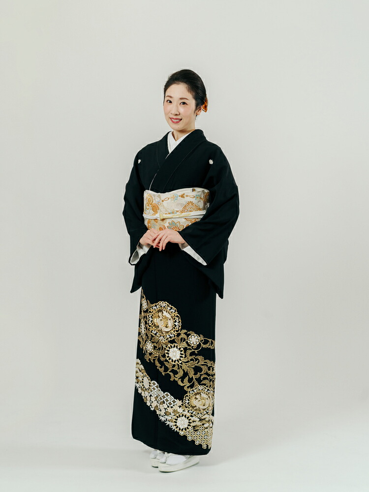 【最御前上等総刺しゅうの黒留袖賃借】鳳凰と唐草柄・LL～LO大きさ（163糎真っただ中,少し幅ひろい）品番t-667