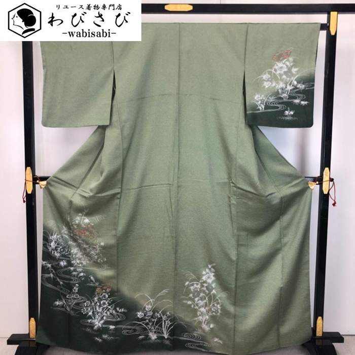 【お得なクーポン配布中】 付下げ 美しい花模様に流水 銀彩 地紙に花 刺繍 灰緑色 K-5643 着物 きもの kimono 和服 和装 中古 リサイクル着物 【送料無料】|リユース着物わびさび 店