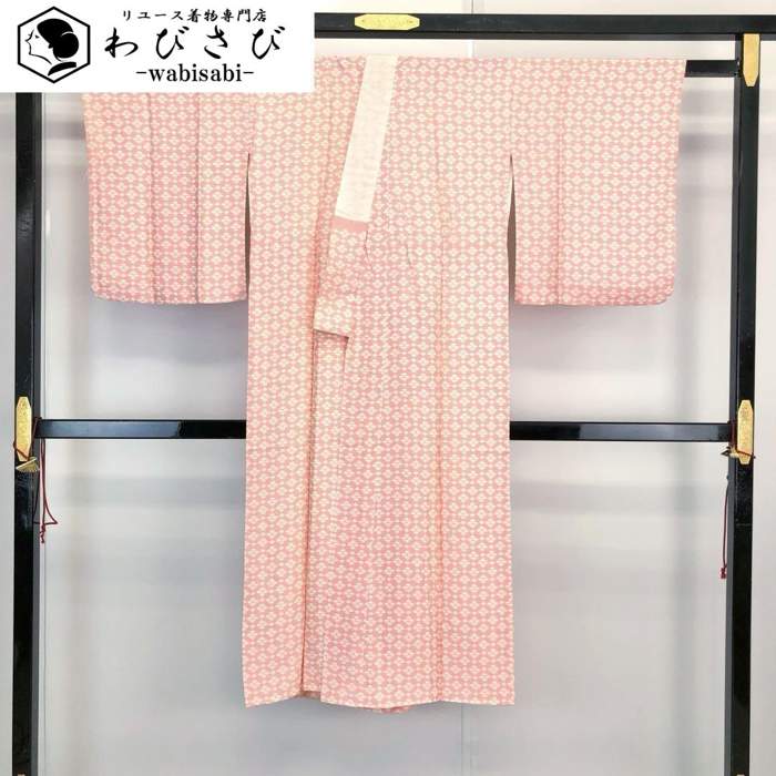 【お得なクーポン配布中】 長襦袢 小さな扇子柄 縮緬 一重梅色 J-249 着物 きもの kimono 和服 和装 中古 リサイクル着物 【送料無料】