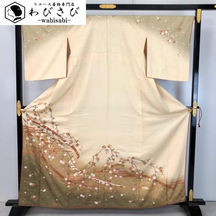 【お得なクーポン配布中】 訪問着 美しい花模様 刺繍 七宝 桜 流水 金彩 東京白茶色 K-5797 着物 きもの kimono 和服 和装 中古 リサイクル着物 【送料無料】