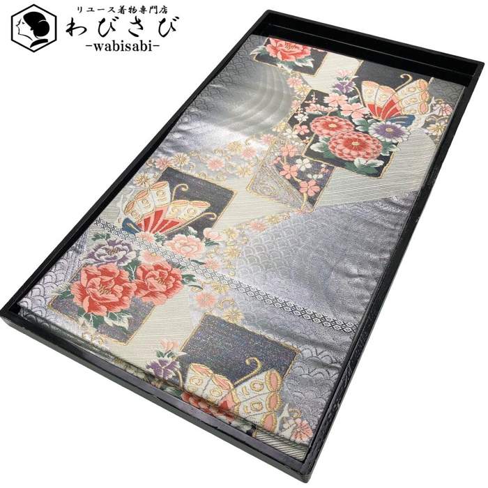 【お得なクーポン配布中】 袋帯 四角に花模様 菊 蝶々 銀色 O-6125 着物 きもの kimono 和服 和装 中古 リサイクル着物 【送料無料】｜リユース着物わびさび　店
