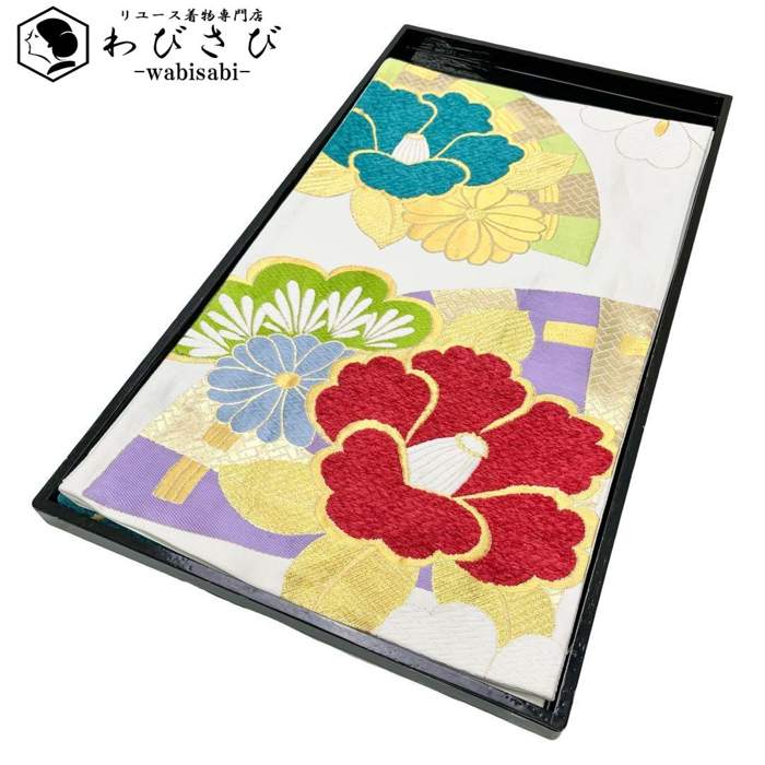 【お得なクーポン配布中】 袋帯 地紙に椿屋菊の花模様 金糸 白色 振袖 O-4769 着物 きもの kimono 和服 和装 中古 リサイクル着物 【送料無料】｜リユース着物わびさび　店