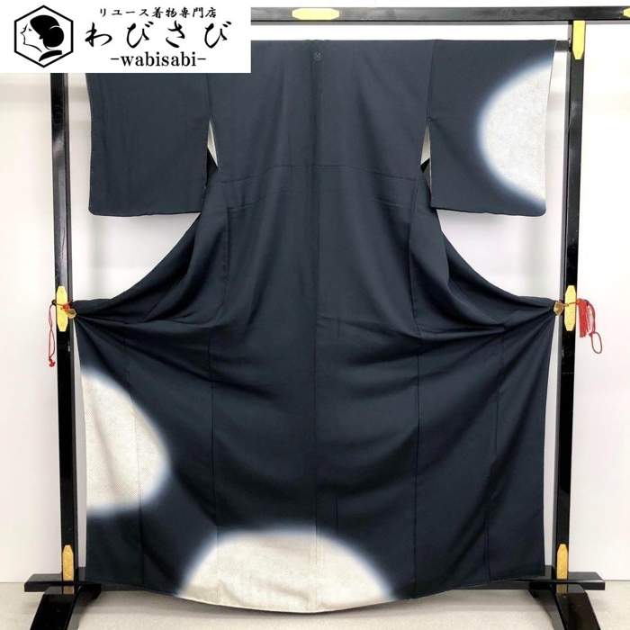 【お得なクーポン券別れ別れ中】  付下げ 窈窕たるな暈し 鹿子飾りつけ 紺色 K-3250  御召しもの きもの kimono 着物 和装 中古 再利用御召しもの 【貨物輸送無料】