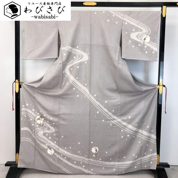 【お得なクーポン配布中】 訪問着 絞り柄 流水 刺繍の花模様 小町鼠色 トールサイズ K-4557 着物 きもの kimono 和服 和装 中古 リサイクル着物 【送料無料】｜リユース着物わびさび　店