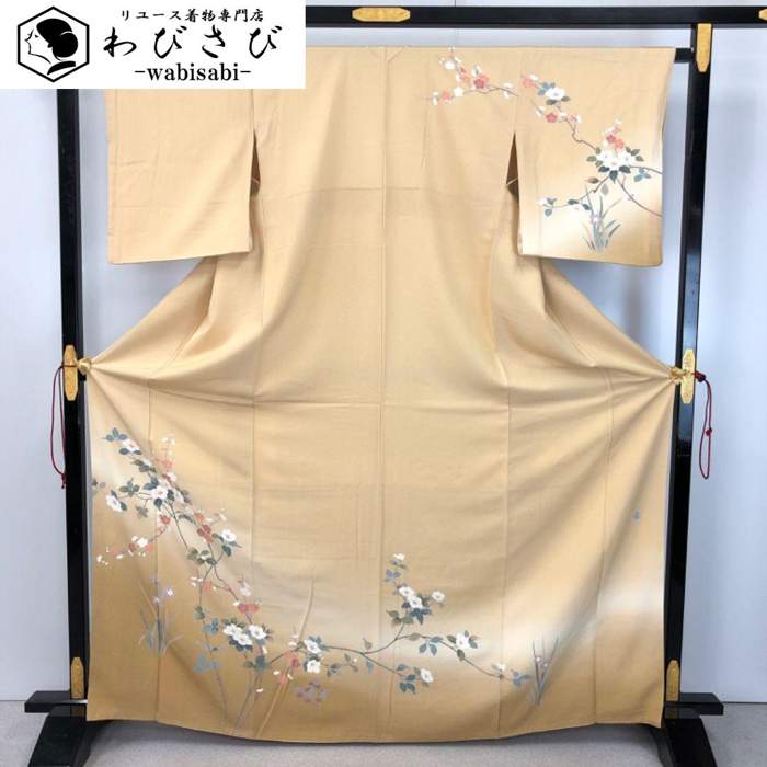 【お得なクーポン券別れ別れ中】  短い訪問着 絵描き物 友禅 素晴らしい花柄飾りつけ 暈し 麹色 K-4794  御召しもの きもの kimono 着物 和装 中古 再利用御召しもの 【貨物輸送無料】