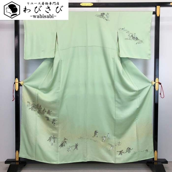 【お得なクーポン券別れ別れ中】  付下げ 野生生物ポンチ絵 墨付き 寿光織 薄緑であること しつけ糸 K-3566  御召しもの きもの kimono 着物 和装 中古 再利用御召しもの 【貨物輸送無料】