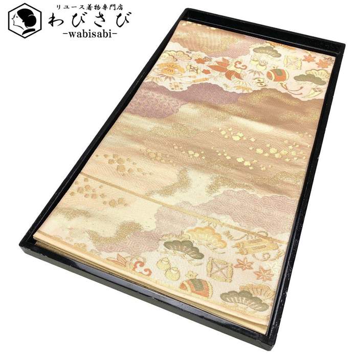 【お得なクーポン配布中】 袋帯 道長取りに宝尽くし 七宝柄 亀甲 金色 O-5251 着物 きもの kimono 和服 和装 中古 リサイクル着物 【送料無料】