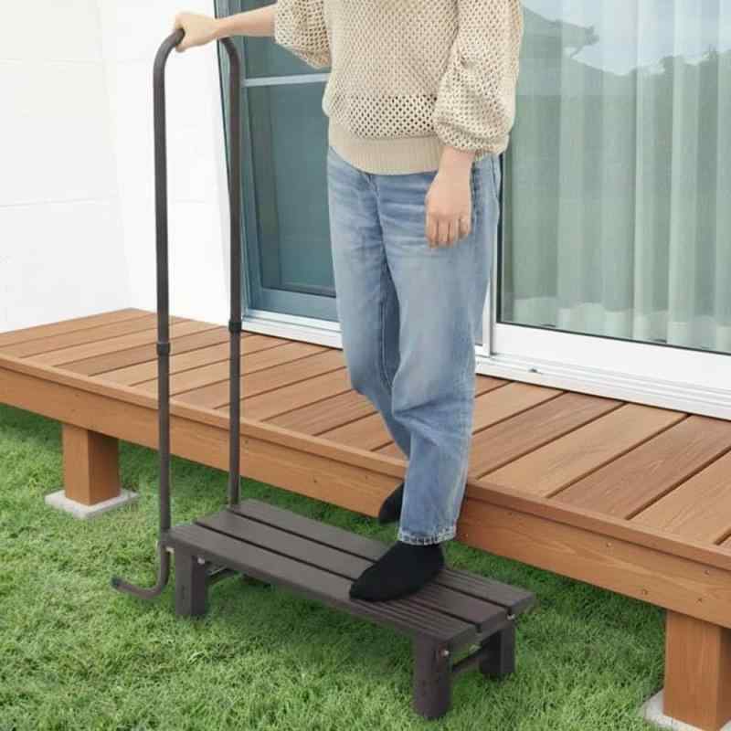 iimono117 手すり付き踏み台 アルミ製 玄関台 ステップ台 手すり 玄関 玄関ステップ 軽量 昇降補助 段差解消 転倒防止