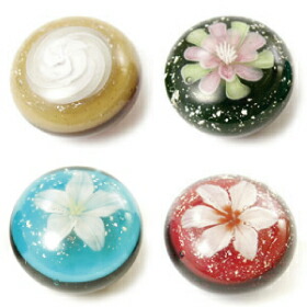 楽天市場 2点で180円offクーポン 半玉 水中花 17mm 花 ミルフィオリ とんぼ玉 ビーズ ガラスビーズ ガラス細工 花 ガラス玉 ハンドメイド 材料 初心者 おしゃれ お守り かわいい 癒しグッズ 雑貨 商用利用可 ガラスアクセサリー きなりがらす