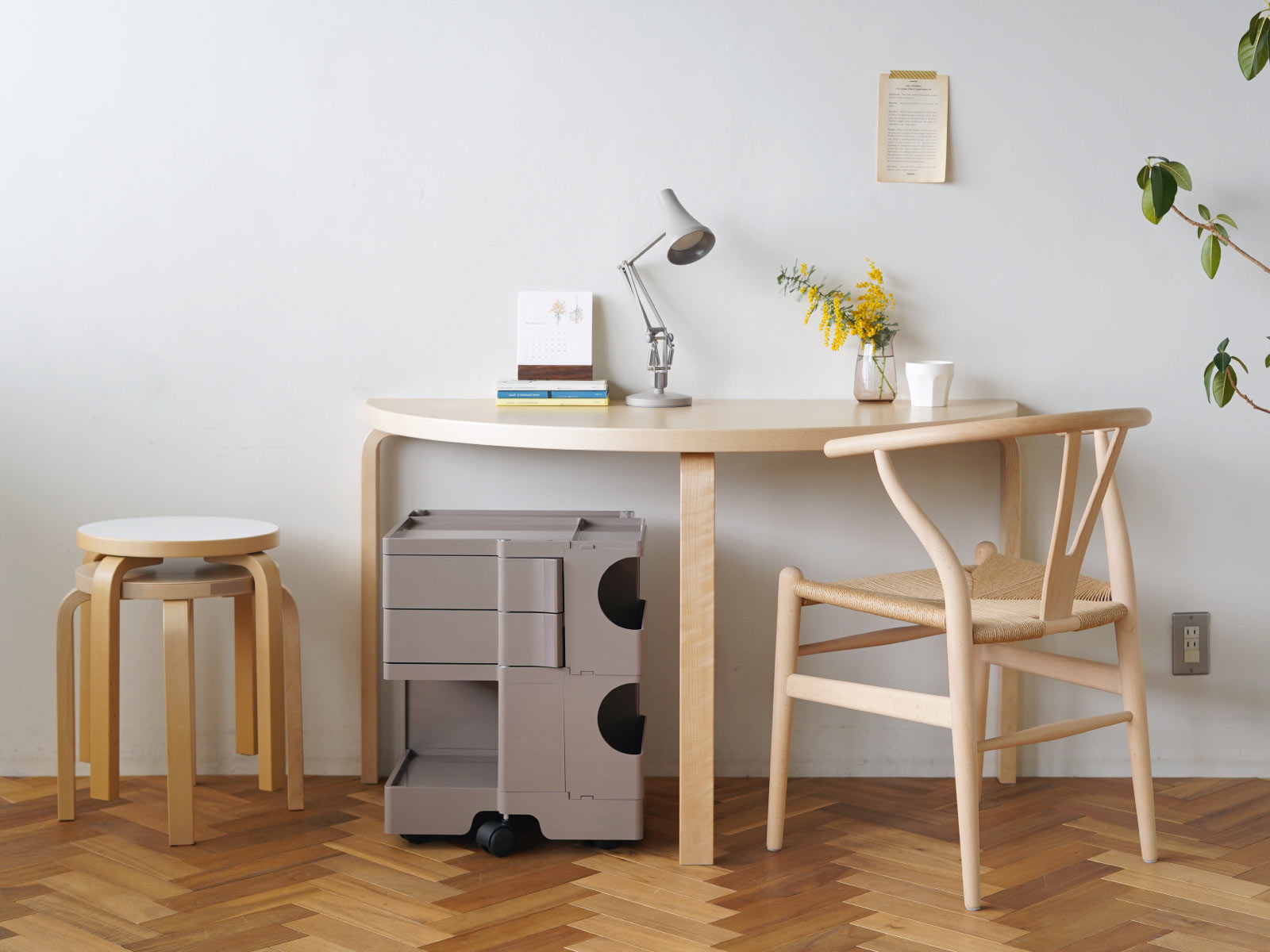 在庫あり・正規品2年保証】全2色 ボビーワゴン 2段2トレイ ホワイト/クミン