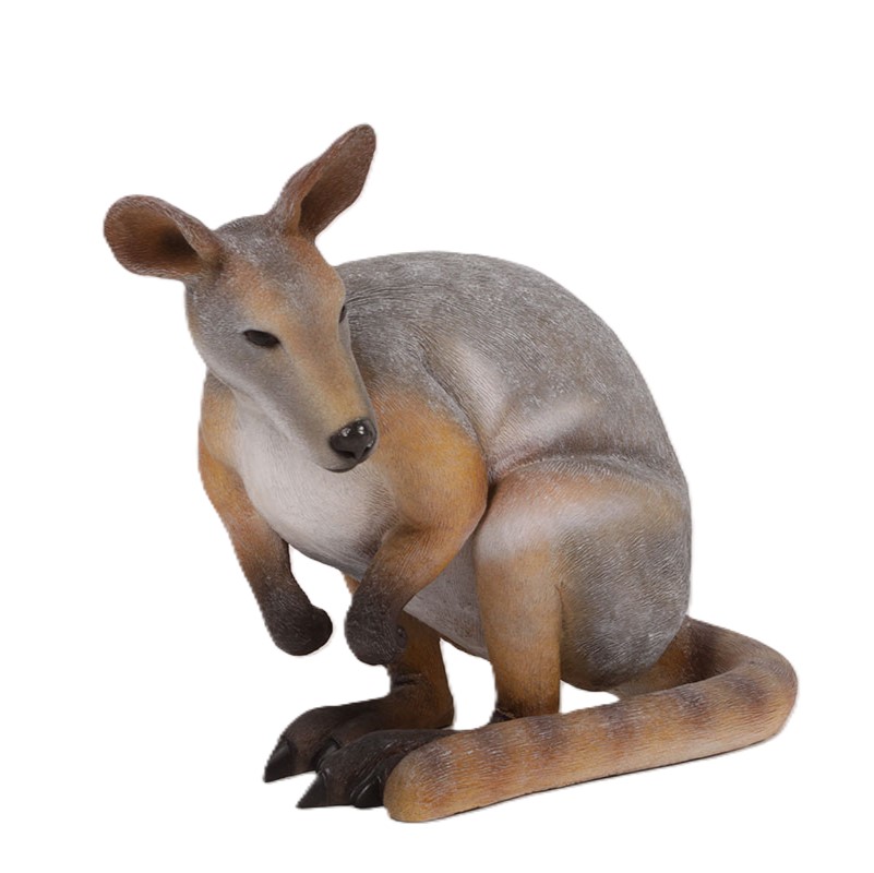 毛の荒物 オブジェ 座るワラビー 室内装飾 出来事 見せびらかす Wallaby Crouching