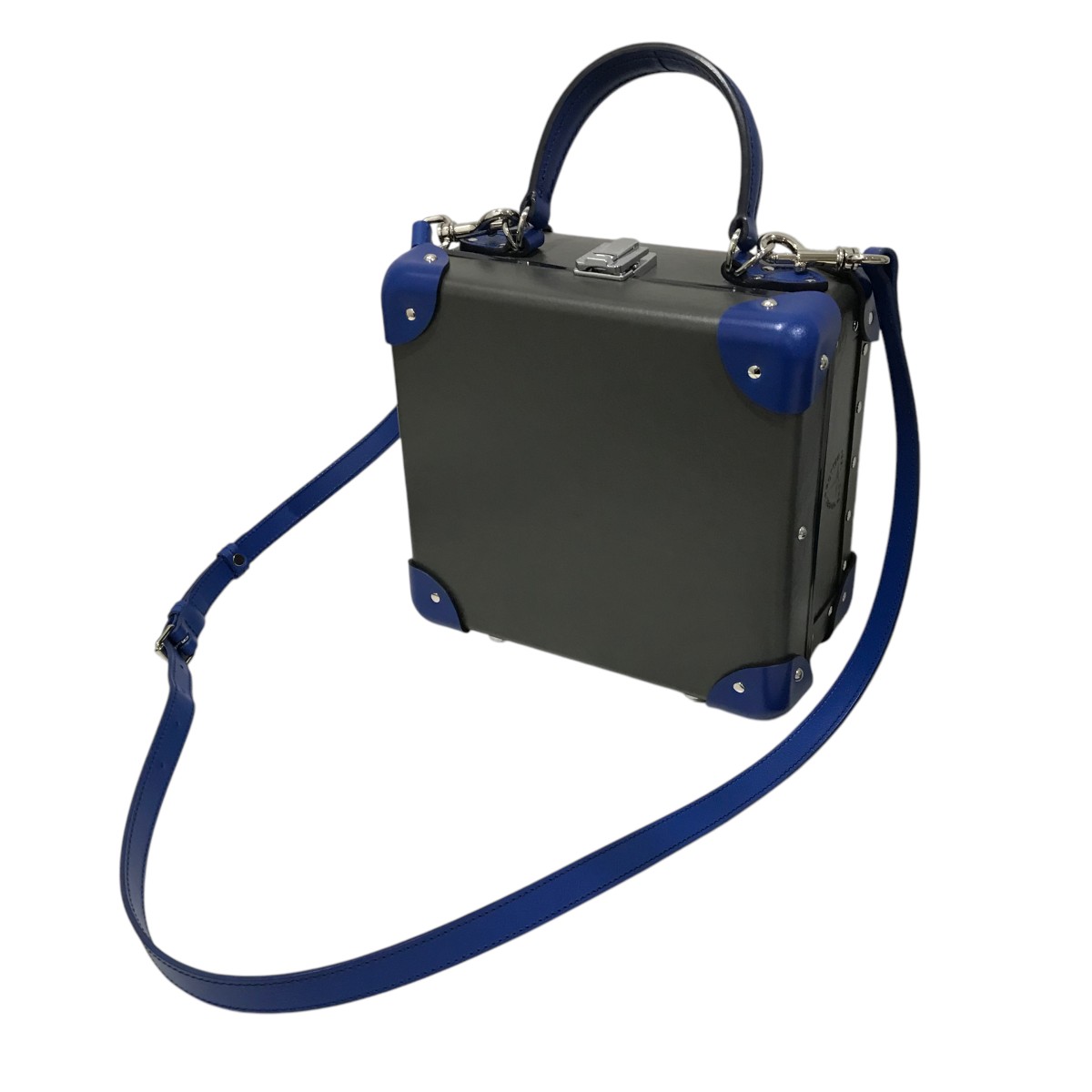 【中古】\u003cBR\u003eGLOBE-TROTTER\u003cBR\u003e【英国の首都・真四角】 ショルダーバッグ 薄墨色\u003cBR\u003e【通貨価値思いなおす】