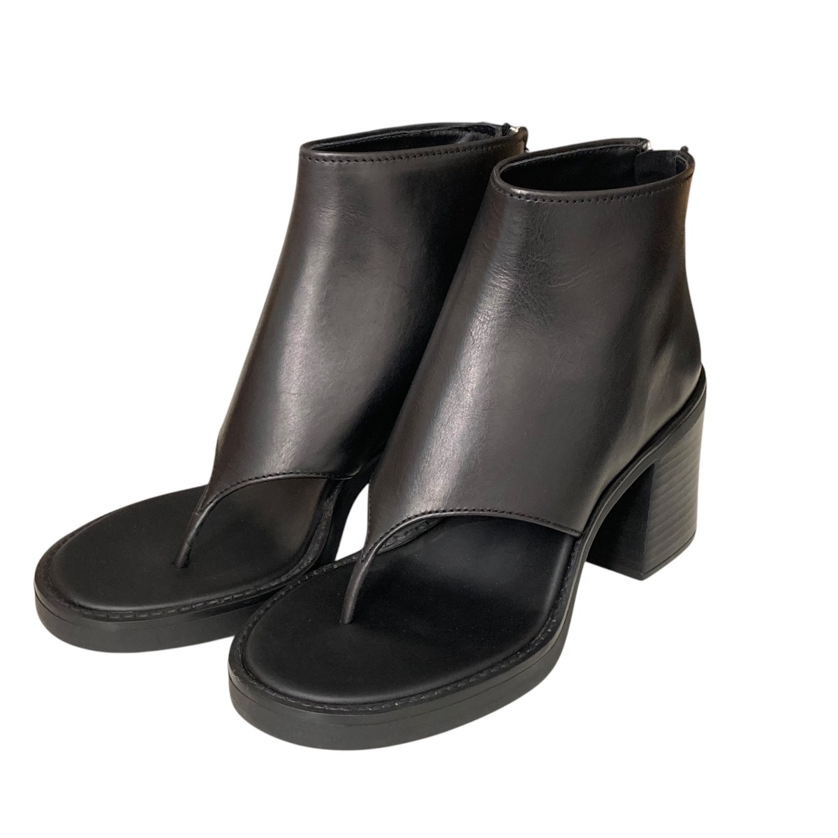 【中古】MIU MIU トングサンダル 黒いこと 大きさ：39(26.0糎好いかげんに） 【030626】（ミュウミュウ）