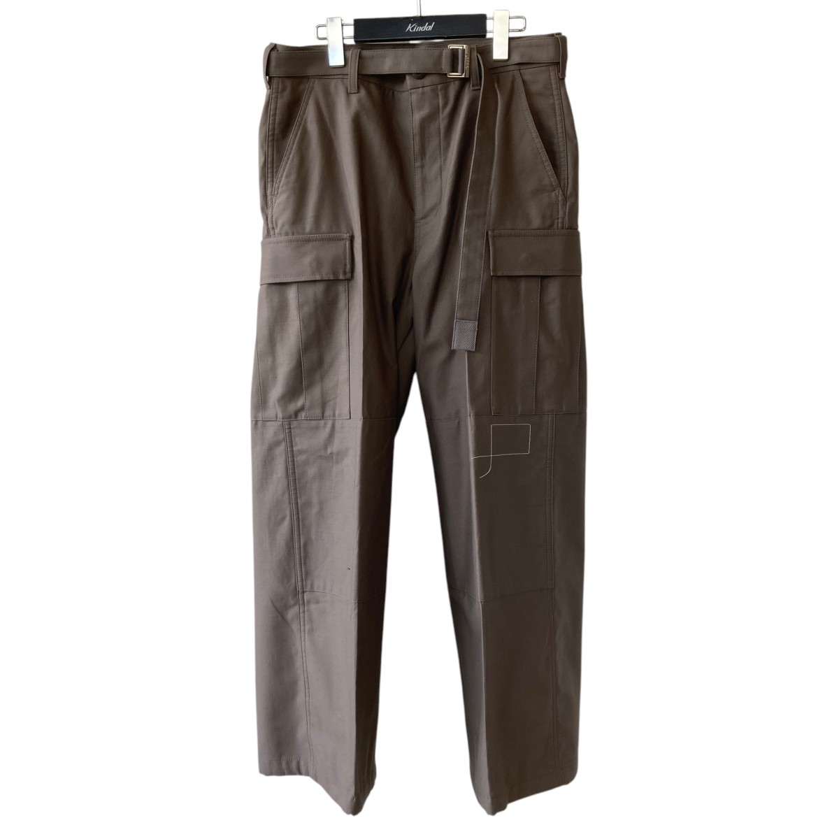 sacai サカイ　クロップドカーゴパンツ Sacai（サカイ）クロップドパンツ - FARFETCH