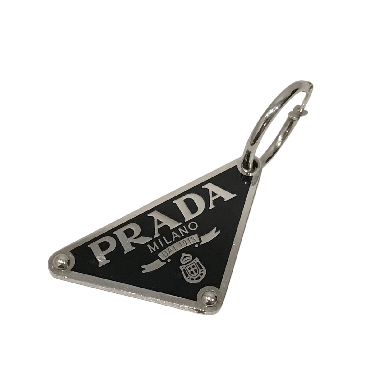［美品］PRADA シングルピアス　トライアングル　ロゴプレート　フープ　左耳用 PRADA プラダ トライアングル ロゴプレート フープピアス