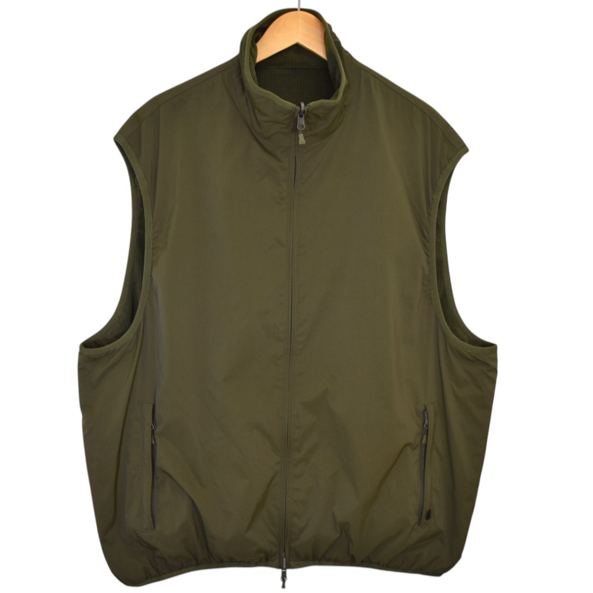 【中古】DAIWA PIER39　TECH REVERSIBLE MIL ECWCS STAND VEST リバーシブルベスト BE-62023W ミリタリーオリーブ サイズ：L 【080925】（ダイワピア39）｜ブランド古着のカインドオル