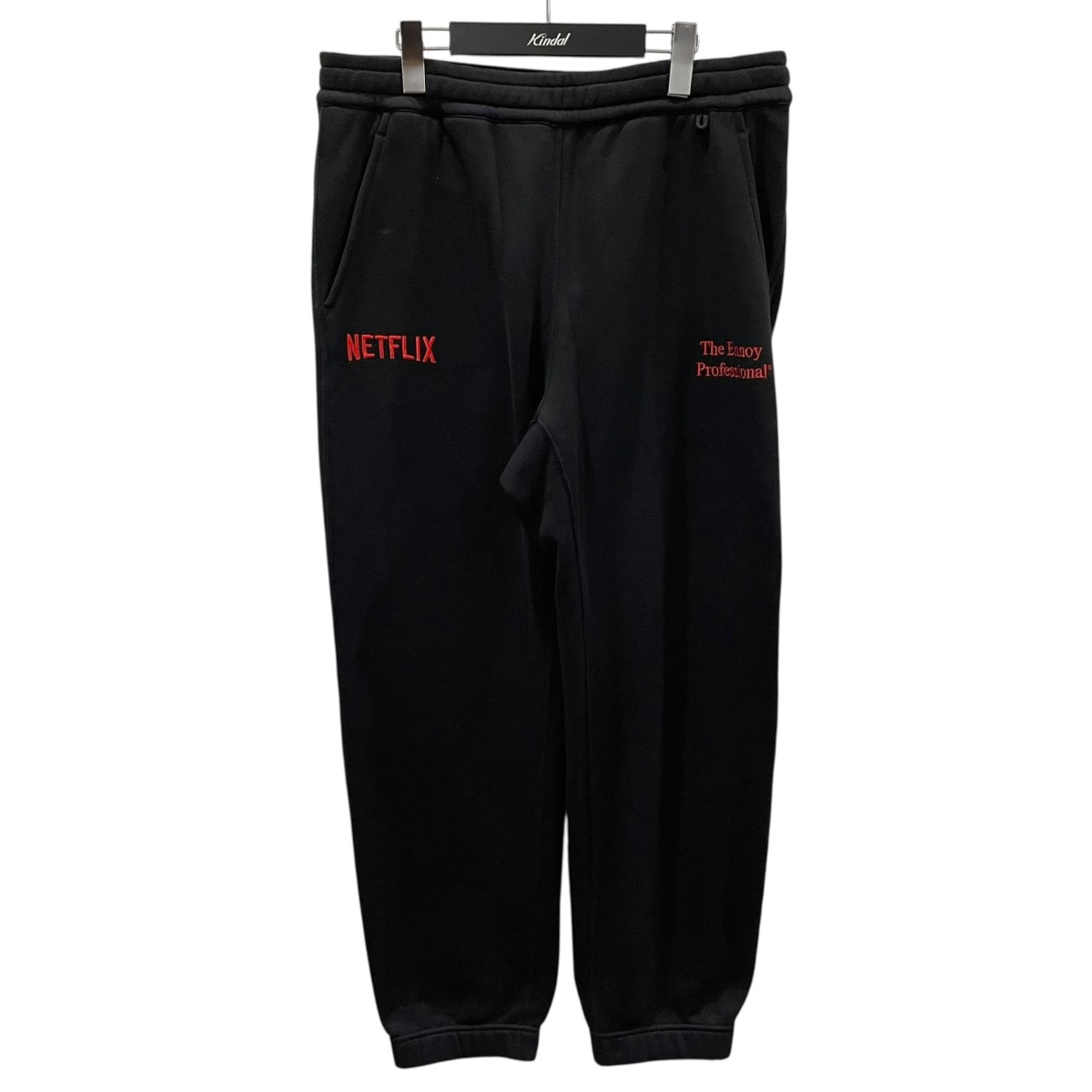 【中古】The Ennoy Professional&times;NETFLIX&times;スタイリスト私物ロゴ刺繍スウェットパンツ AW23BRENPT06NTL ブラック・レッド サイズ：L【価格見直し】｜ブランド古着のカインドオル