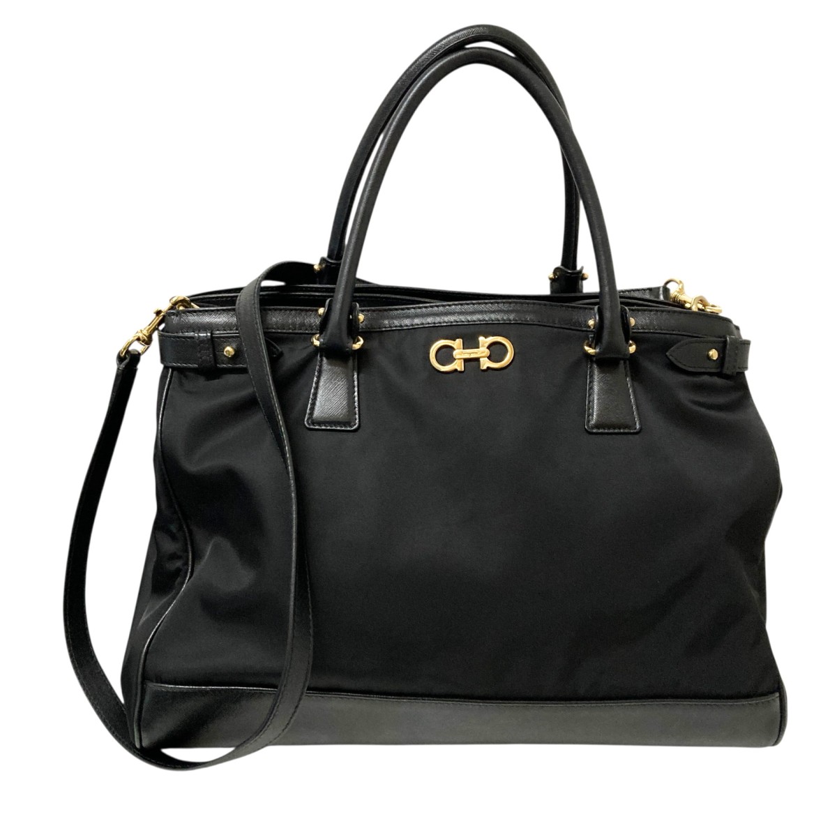 【中古】Salvatore Ferragamo2WAYショルダーバッグ GG 21E164 ブラック&times;ゴールド【価格見直し】｜ブランド古着のカインドオル