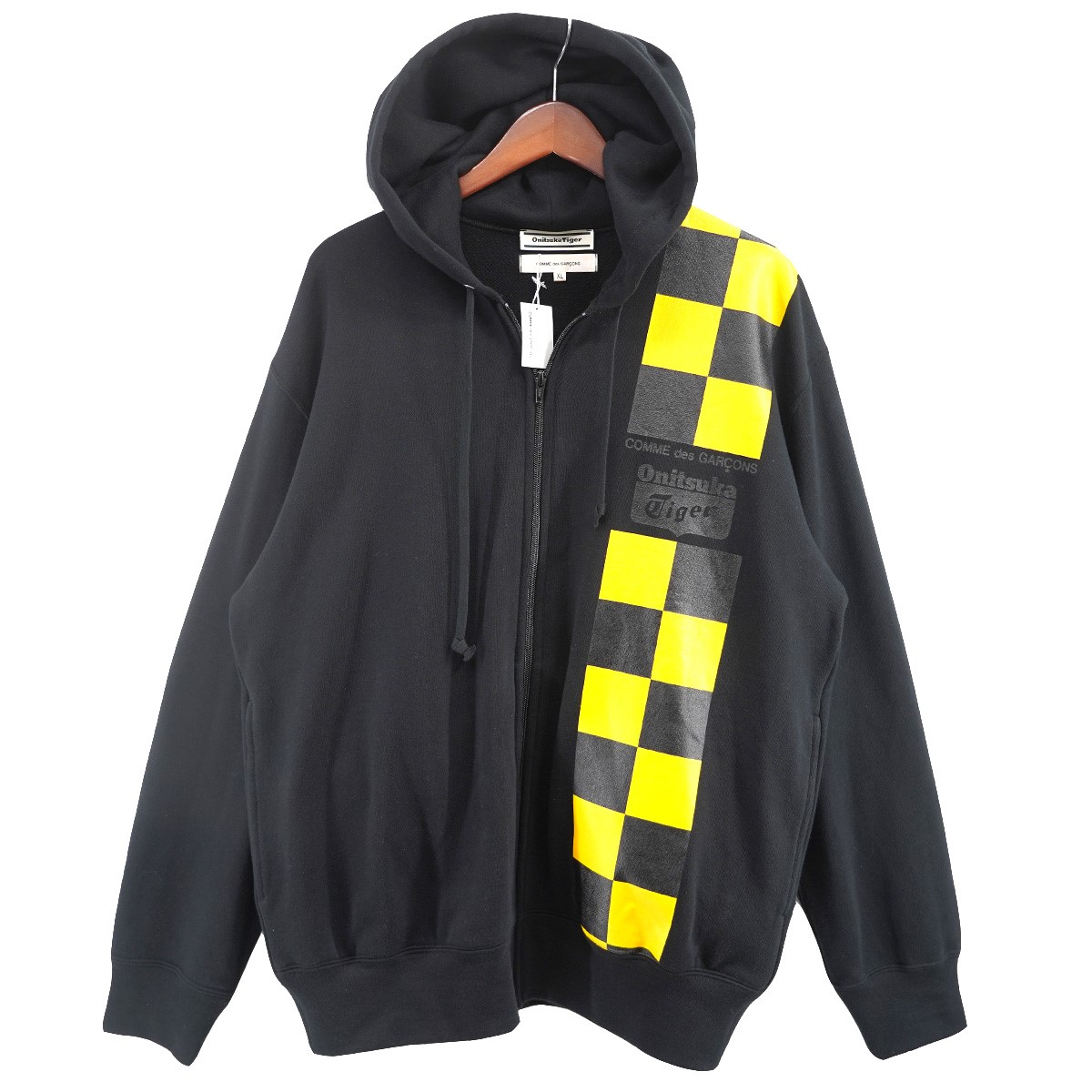 【中古】\u003cBR\u003eCOMME des GARCONS×ONITSUKA TIGER\u003cBR\u003e25AW Onitsuka Tiger Zip Hoodie 共同研究 ロゴタイプ ジップ フーディ パーカー 黒いこと 大きさ：XL\u003cBR\u003e【必要経費思いかえす】