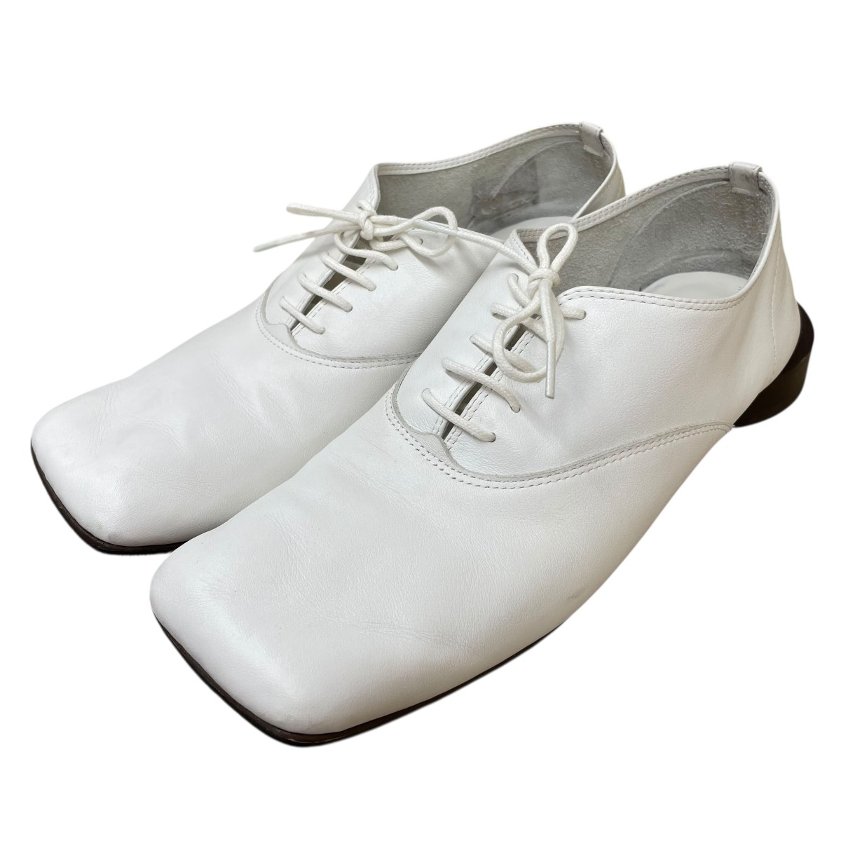 【中古】 Repetto×JACQUEMUS　 レザーシューズ ホワイト サイズ：38 【281225】（レペット×ジャックムス）