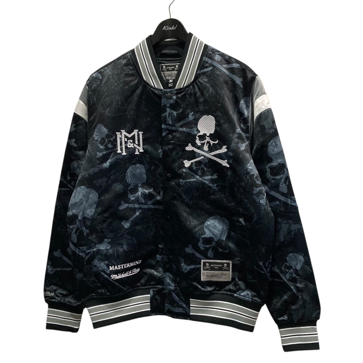 【中古】MASTERMIND WORLD&times;MITCHELL ＆ NESSプリントサテンジャケット MN-A25-J300-C16 ブラック サイズ：M【価格見直し】｜ブランド古着のカインドオル