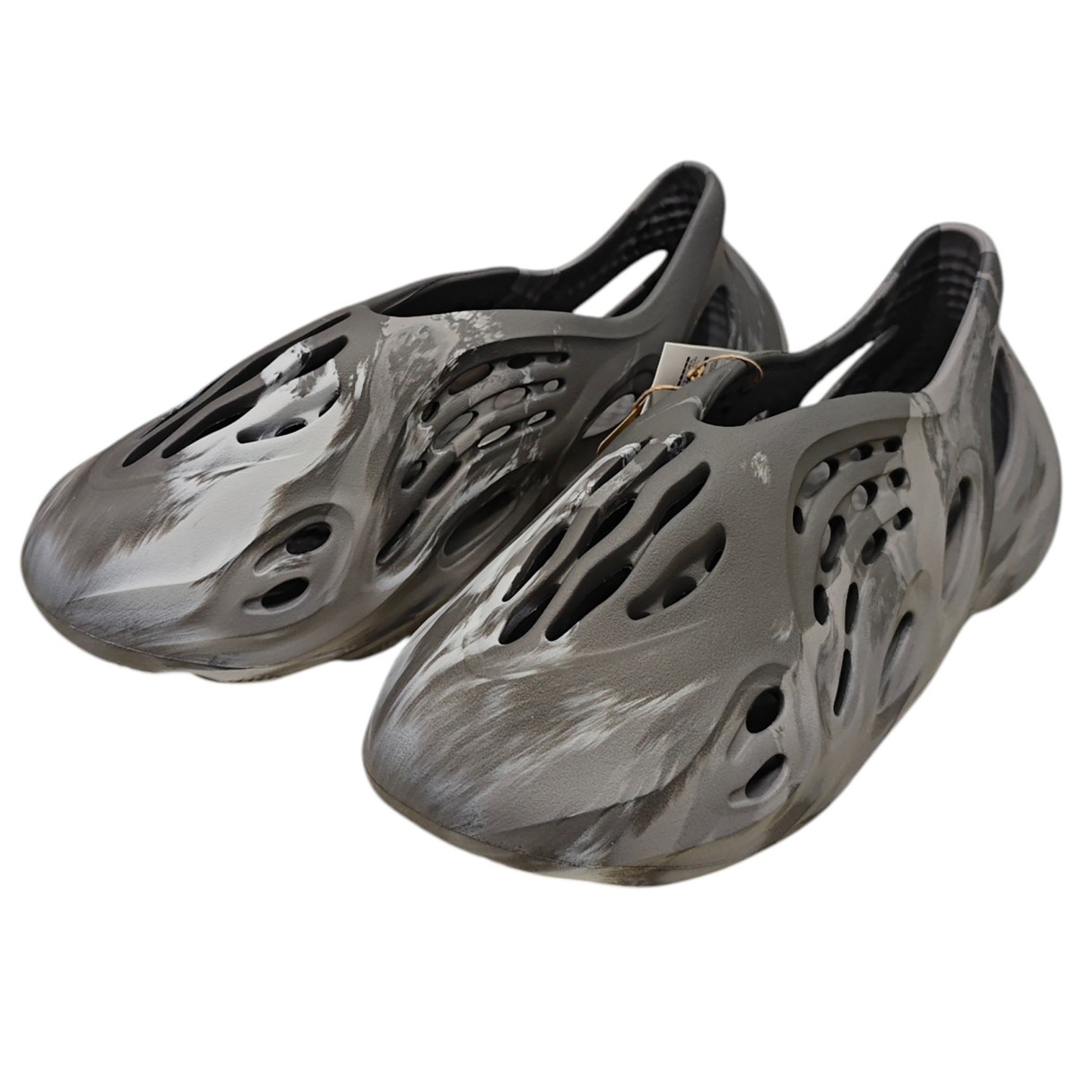 【中古】 YZY FOAM RNR×adidas　 MXグラナイト スニーカー グレー サイズ：28.5cm 【080326】（イージー フォームランナー×アディダス）