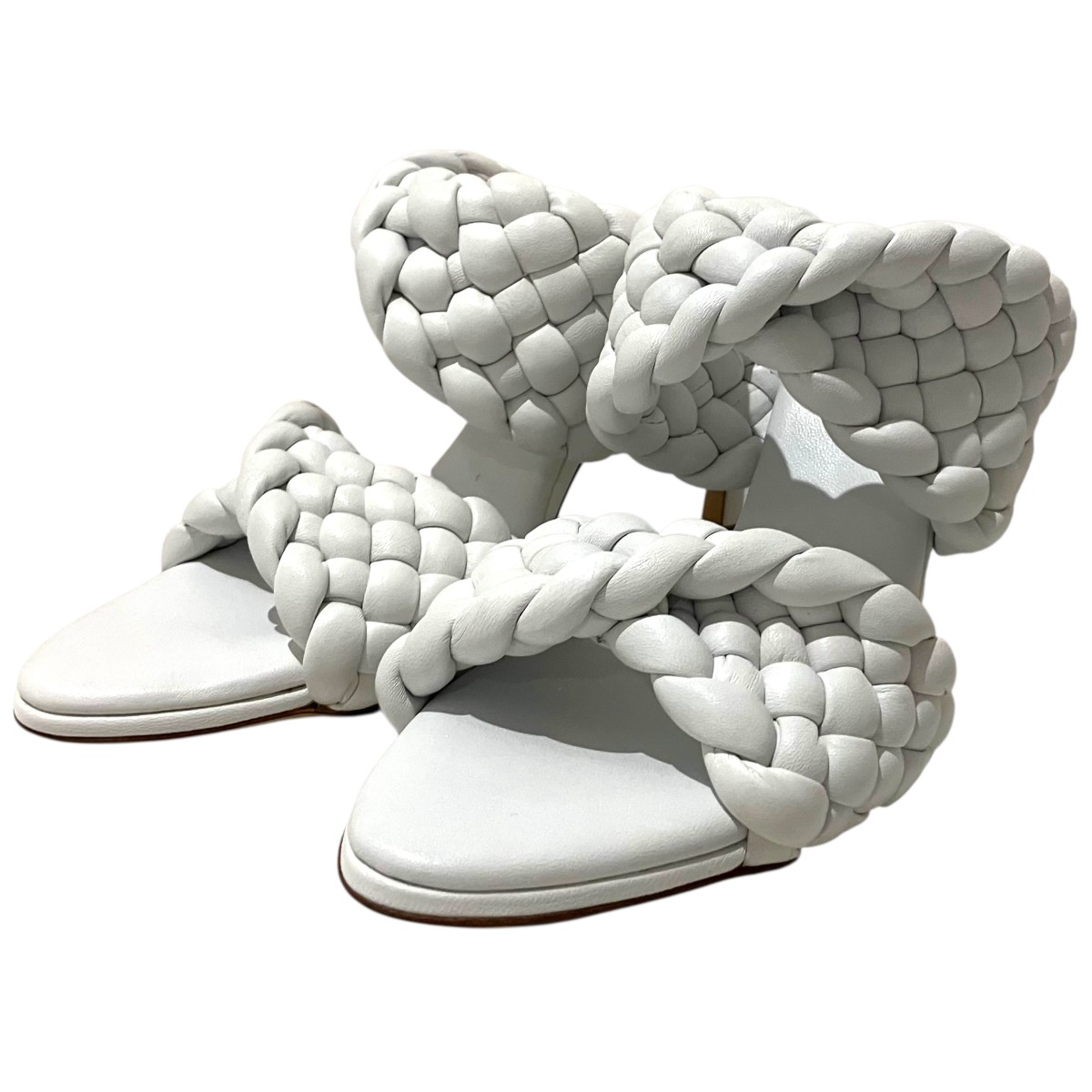 【中古】 BOTTEGA VENETA　 編み込みレザーサンダル ホワイト サイズ：37 1/2 【180326】（ボッテガヴェネタ）