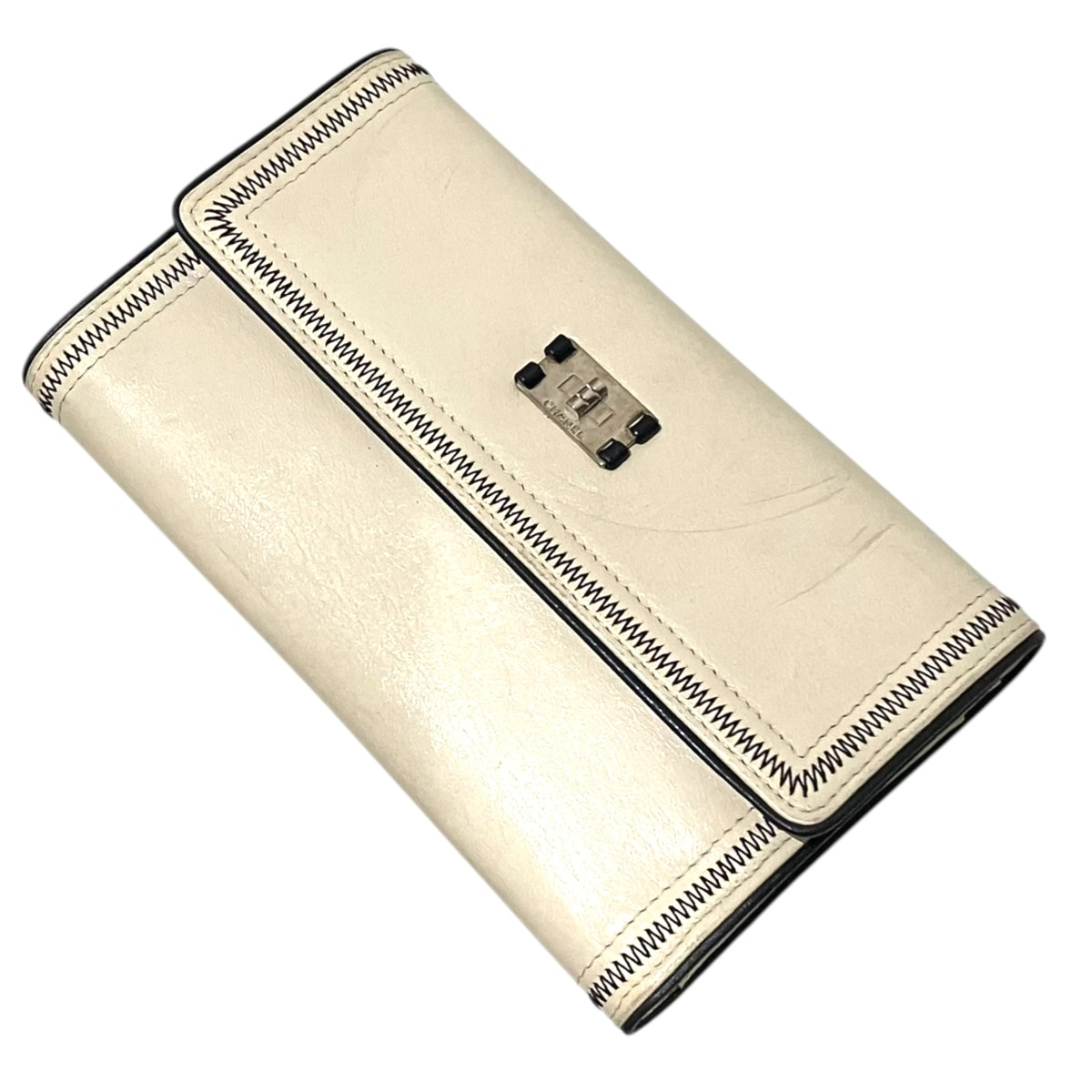 【中古】 CHANEL 三つ折り財布 ホワイト 【240326】(シャネル)