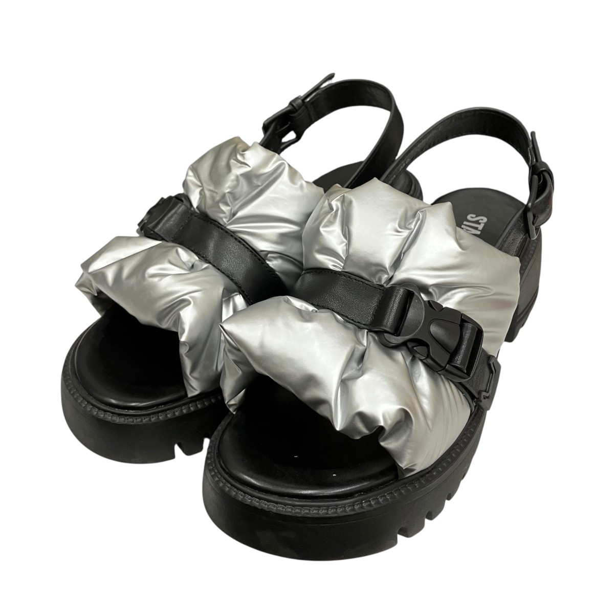 【中古】<br>STACCATO<br>サンダル 350HS136-6045 ブラック×シルバー サイズ：23.0cm<br>【価格見直し】