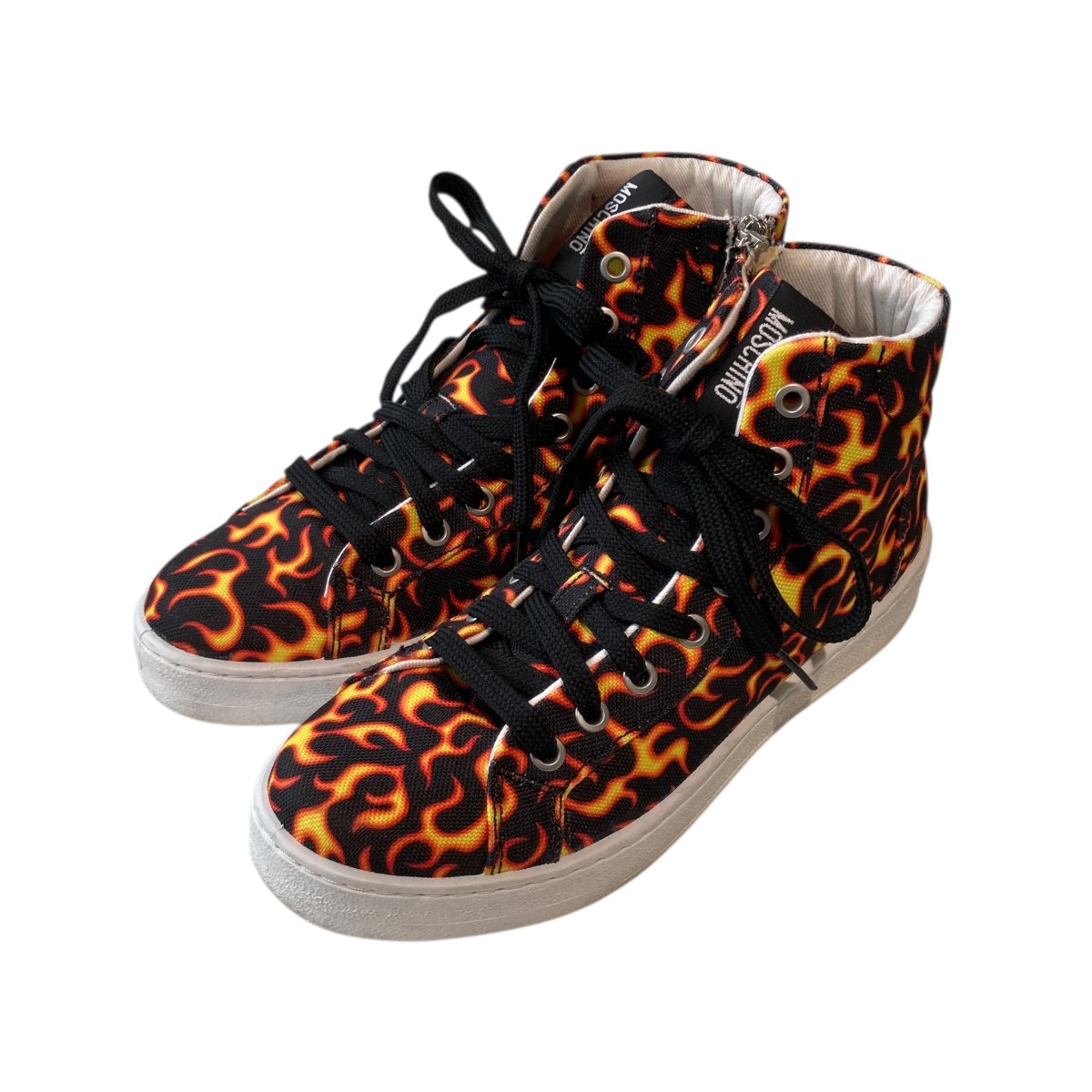 【中古】<br>LOVE MOSCHINO<br>ファイヤーパターン ハイカットスニーカー ブラック サイズ：37<br>【価格見直し】