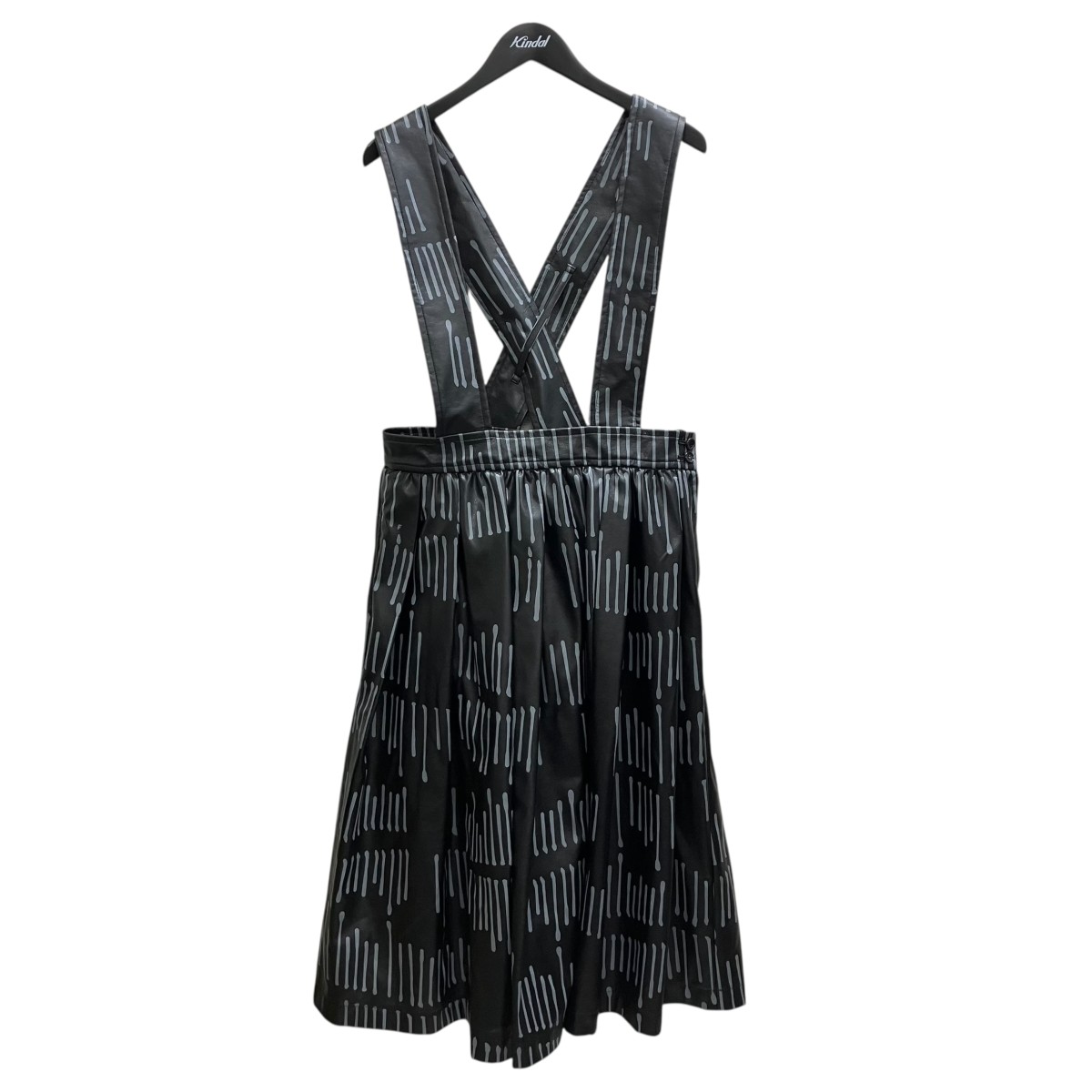 【中古】BLACK COMME des GARCONSフェイクレザー 総柄 ボリューム 吊りスカート ワンピース ブラック サイズ：S【価格見直し】｜ブランド古着のカインドオル