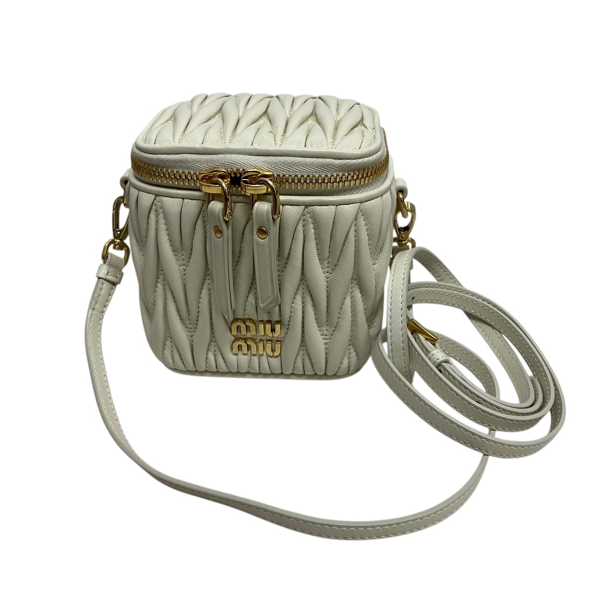 【中古】MIU MIU マテラッセミニショルダーバッグ 5NR018 白いこと 大きさ：ONE SIZE 【120426】（ミュウミュウ）
