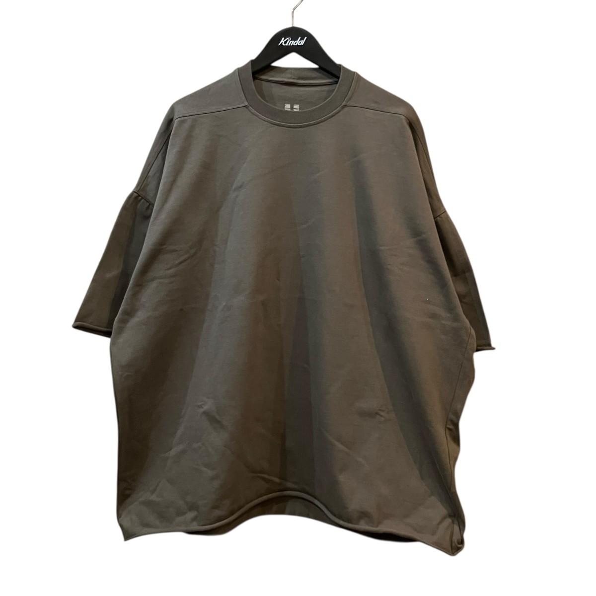 【中古】\u003cBR\u003eRICK OWENS\u003cBR\u003e「Tommy Heavy Oversized Tee」 トミーヘビーオーバーサイドプルオーバー RU01B1283BA 砂ぼこり 大きさ：34\u003cBR\u003e【通貨価値思いなおす】
