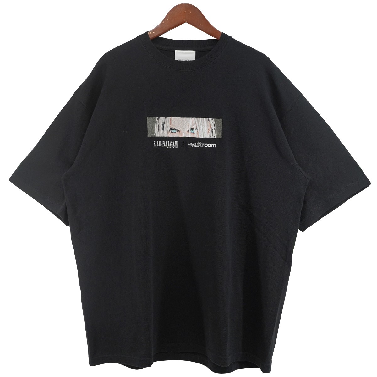 【中古】VAULTROOM 24SS VR× FINAL FANTASY VII REBIRTH SEPHIROTH TEE ファイナル幻想曲 セフィロス 刺しゅう 競り合い プルオーバー 黒いこと 大きさ：XL 【200426】（雄捻子御部屋）