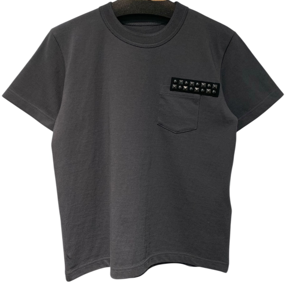 【中古】sacai 25AW Holiday Collection Studded Cotton Jersey T-Shirtスタッズコットンプルオーバー 25-01133S 薄墨色 大きさ：0 【220426】（サカイ）