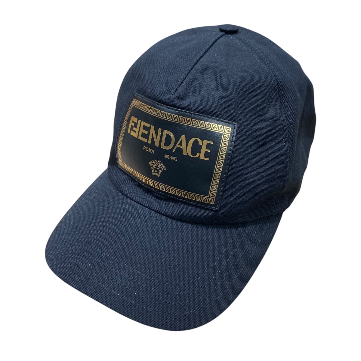 【中古】FENDI×VERSACE ■ レザーパッチキャップ FXQ768 ブラック サイズ：58 【240426】（フェンディ×ヴェルサーチ）