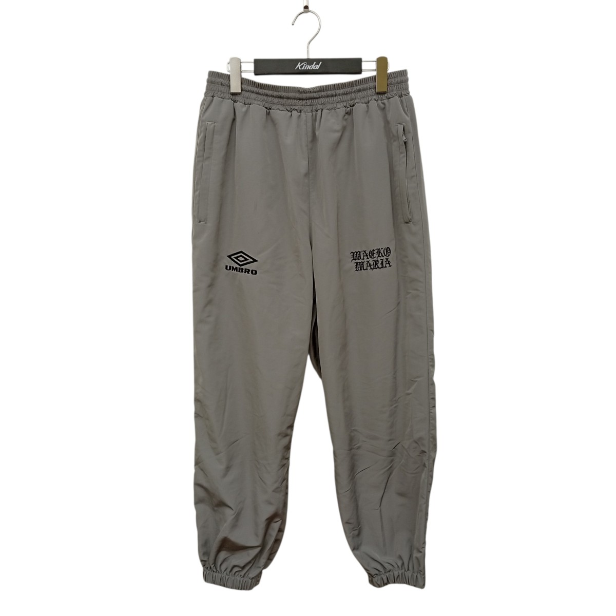 【中古】\u003cBR\u003eWACKO MARIA×UMBRO\u003cBR\u003eTRACK PANTS -TYPE-1- ナイロンズボン下 26SS-WMO-UB02 薄墨色 大きさ：L\u003cBR\u003e【必要経費思いかえす】