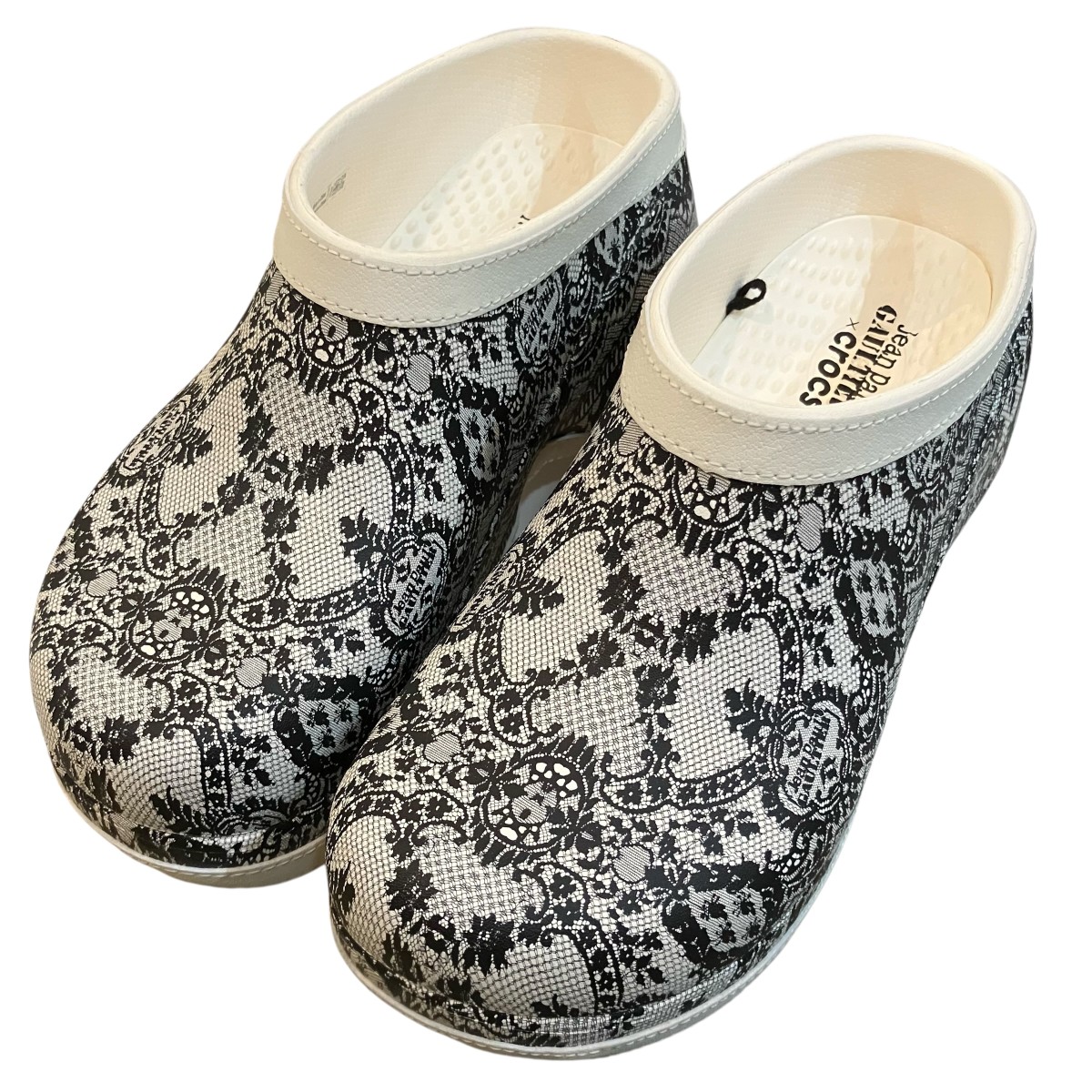 【中古】\u003cBR\u003ecrocs×Jean Paul GAULTIER\u003cBR\u003eハイドラクロッグ 薄墨色×白いこと 大きさ：M7×W9(25コマーシャル)\u003cBR\u003e【必要経費思いかえす】