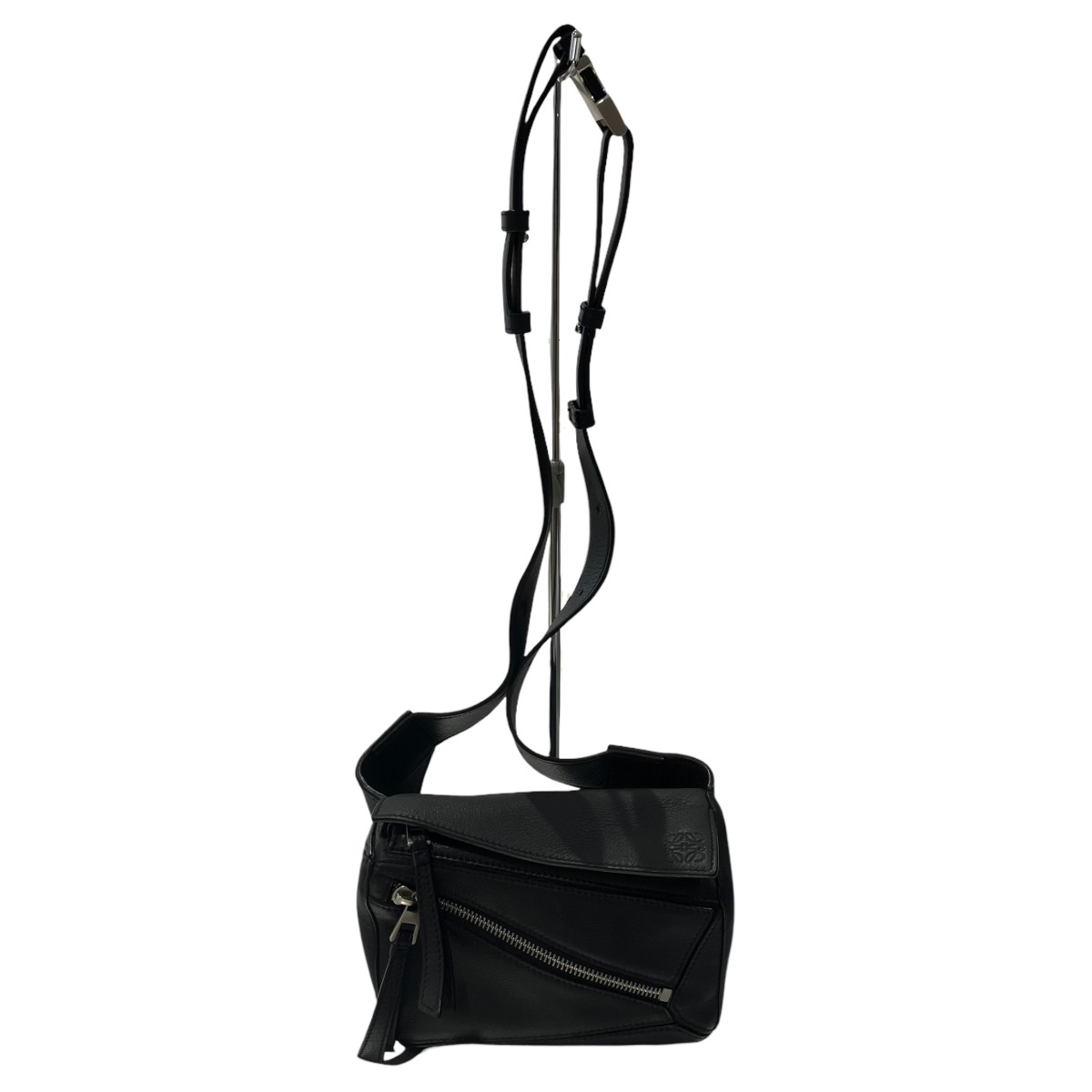 【中古】LOEWE B510U89X02 PUZZLE MINI BUMBA BLACK 上半身御徒面子 黒いこと 【050526】（ロエベ）