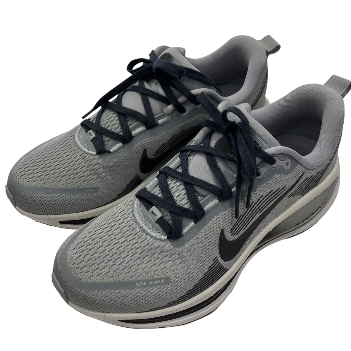 【中古】NIKE HM6803-012 VOMERO 18 スニーカー 薄墨色 大きさ：25.5糎 【140526】（ナイキ）