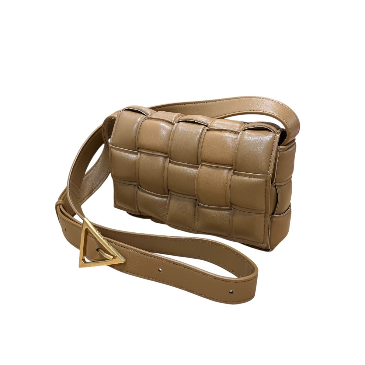 【中古】BOTTEGA VENETA マキシパデッドカセットショルダーバッグ 駱駝 大きさ：- 【280526】（ボッテガヴェネタ）